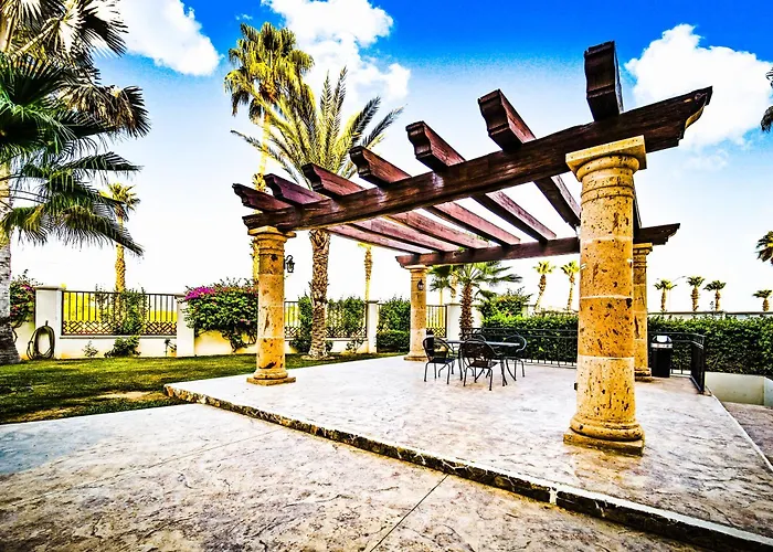 Casa Cascada Cabo Poolside Retreat, Minutes From Beach! Apartment