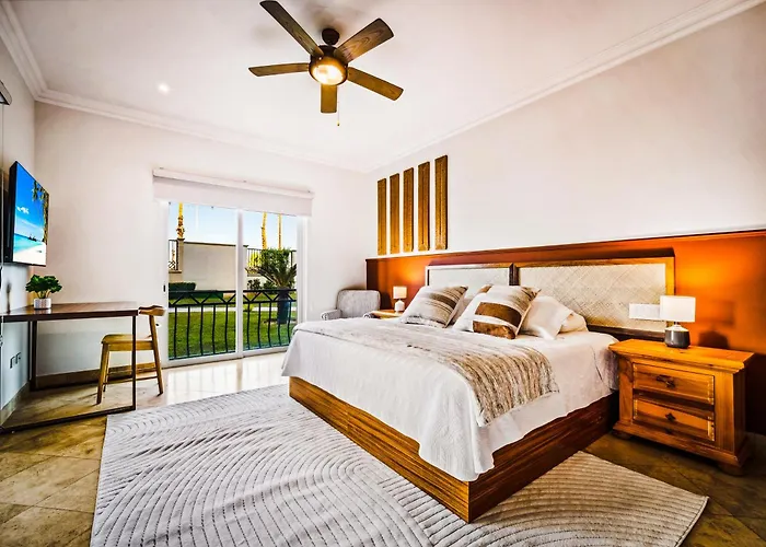 Casa Cascada Cabo Poolside Retreat, Minutes From Beach! Apartment Cabo San Lucas